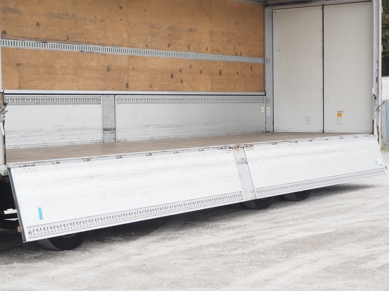 いすゞ ギガ ウイング車 大型 LKG-CYJ77A 年式 H24[写真23]