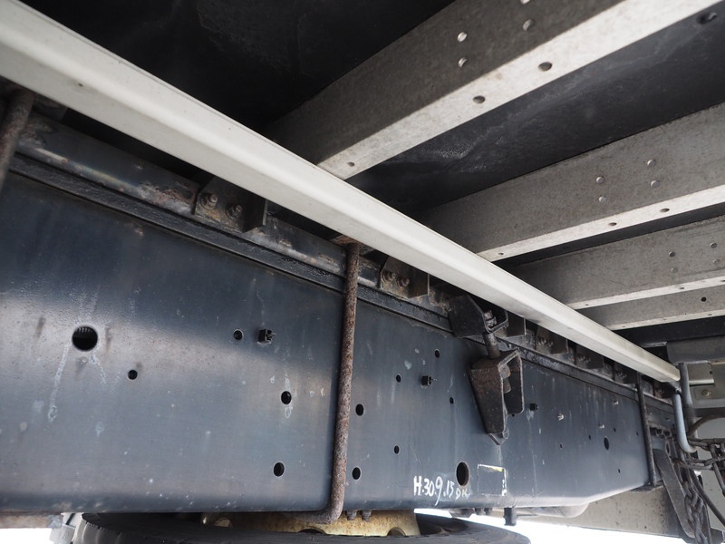 いすゞ ギガ ウイング車 大型 LKG-CYJ77A 年式 H24[写真39]