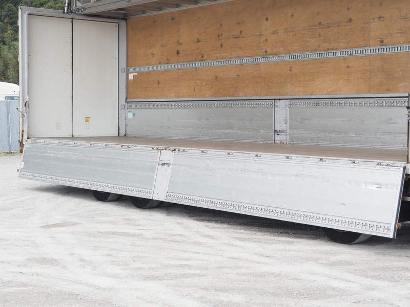 いすゞ ギガ ウイング車 大型 LKG-CYJ77A 年式 H24[写真12]