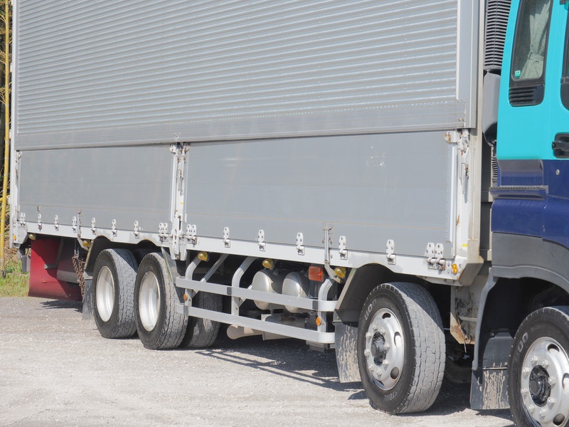 いすゞ ギガ ウイング車 大型 PDG-CYJ77W8 年式 H20[写真10]