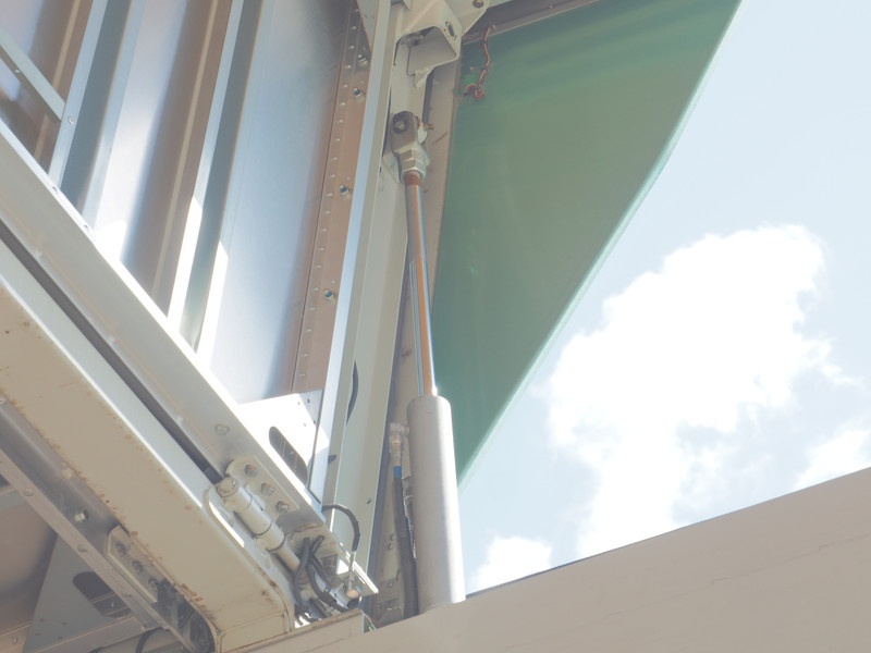 いすゞ ギガ ウイング車 大型 PDG-CYJ77W8 年式 H20[写真17]