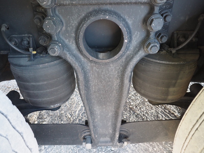 いすゞ ギガ ウイング車 大型 QKG-CYJ77A 年式 H25[写真39]