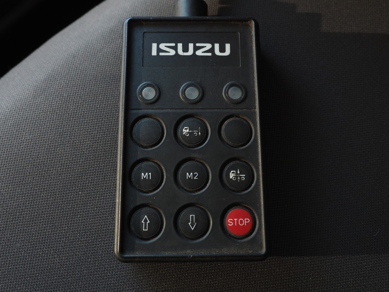 いすゞ ギガ ウイング車 大型 QKG-CYJ77A 年式 H25[写真37]