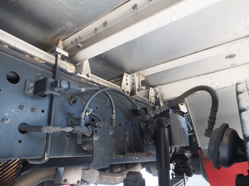 いすゞ ギガ ウイング車 大型 QKG-CYJ77A 年式 H25[写真40]