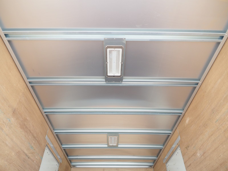 いすゞ エルフ バン車 小型 TPG-NPR85AN 年式 H28[写真17]