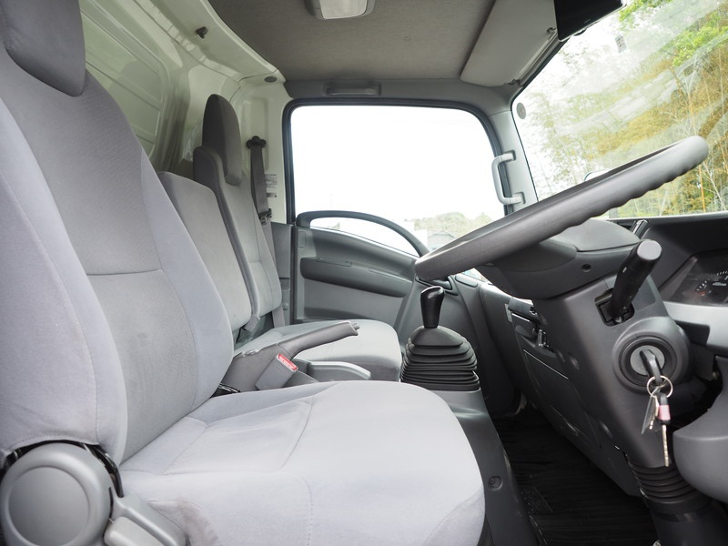 いすゞ エルフ バン車 小型 TPG-NPR85AN 年式 H28[写真24]