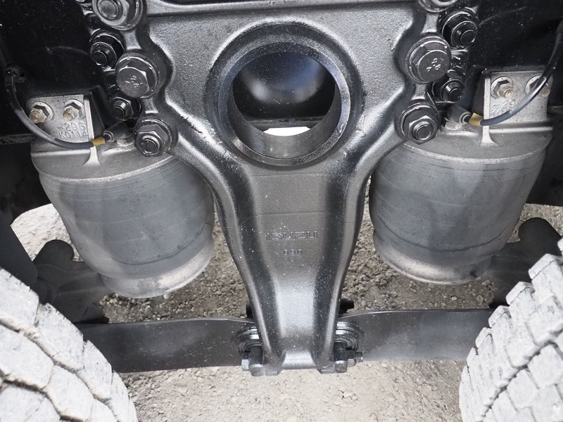 いすゞ ギガ ウイング車 大型 LKG-CYJ77AA 年式 H24[写真40]