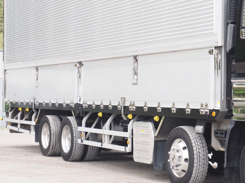 いすゞ ギガ ウイング車 大型 LKG-CYJ77AA 年式 H24[写真10]