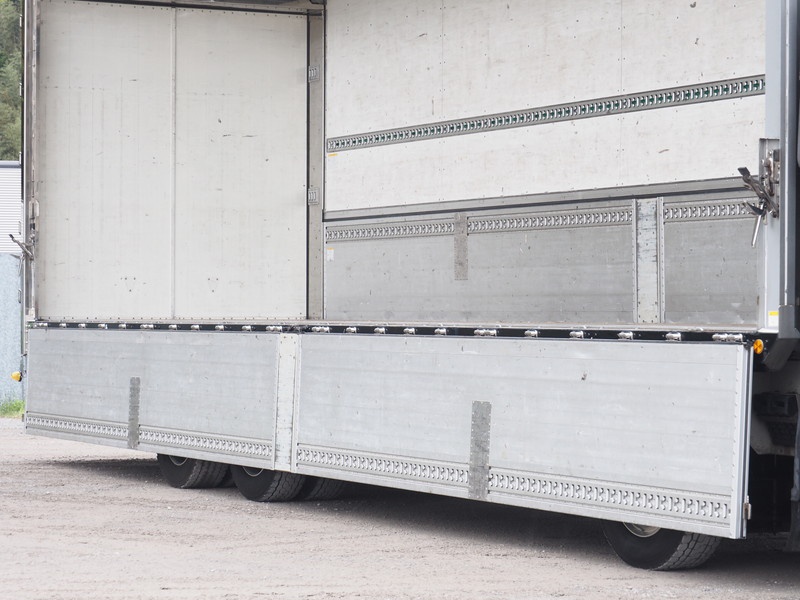 いすゞ ギガ ウイング車 大型 LKG-CYJ77AA 年式 H24[写真12]