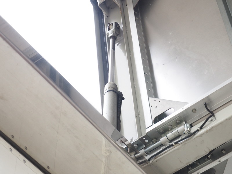 いすゞ ギガ ウイング車 大型 LKG-CYJ77AA 年式 H24[写真18]