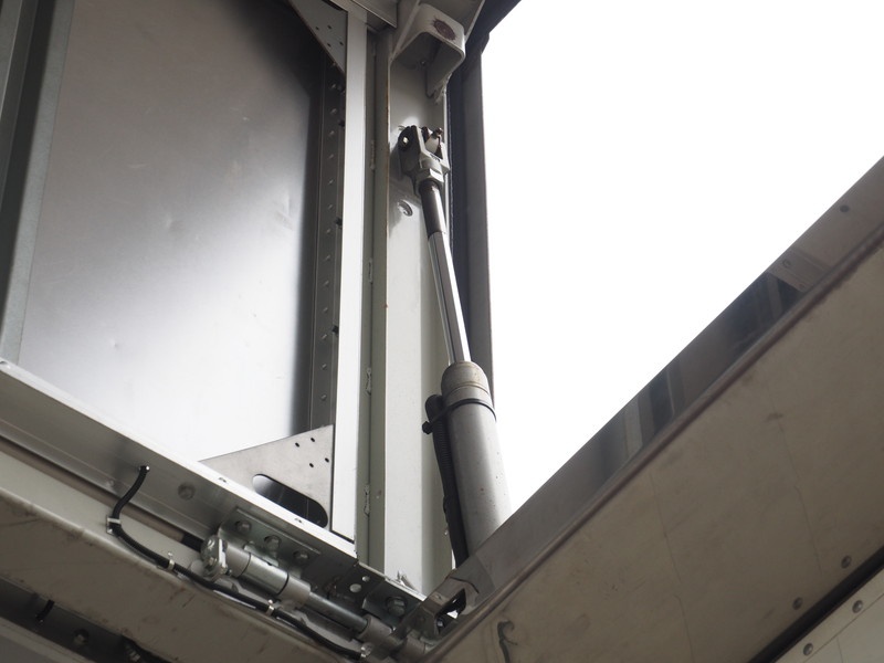 いすゞ ギガ ウイング車 大型 LKG-CYJ77AA 年式 H24[写真25]