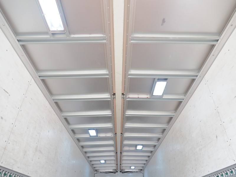 いすゞ ギガ ウイング車 大型 LKG-CYJ77AA 年式 H24[写真28]