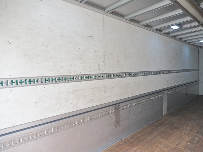 いすゞ ギガ ウイング車 大型 LKG-CYJ77AA 年式 H24[写真30]