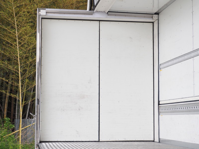 いすゞ ギガ 冷凍ウイング 大型 QKG-CYJ77A 年式 H25[写真16]