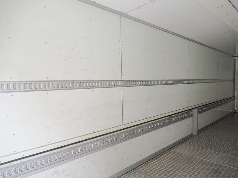 いすゞ ギガ 冷凍ウイング 大型 QKG-CYJ77A 年式 H25[写真30]