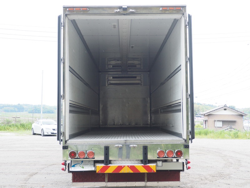 いすゞ ギガ 冷凍ウイング 大型 QKG-CYJ77A 年式 H25[写真26]