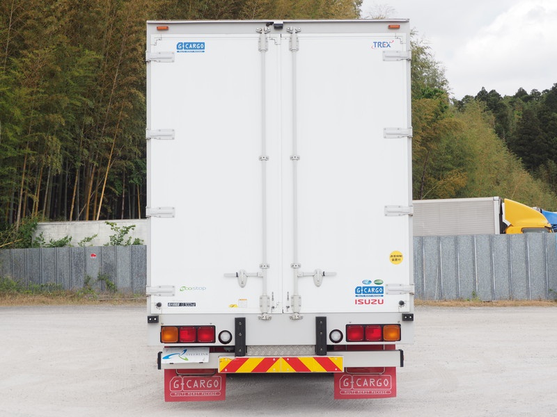 いすゞ ギガ ウイング車 大型 QKG-CYJ77B 年式 H28[写真06]