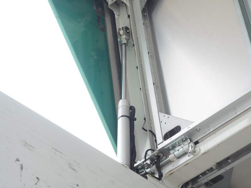 いすゞ ギガ ウイング車 大型 LKG-CYJ77A 年式 H23[写真24]