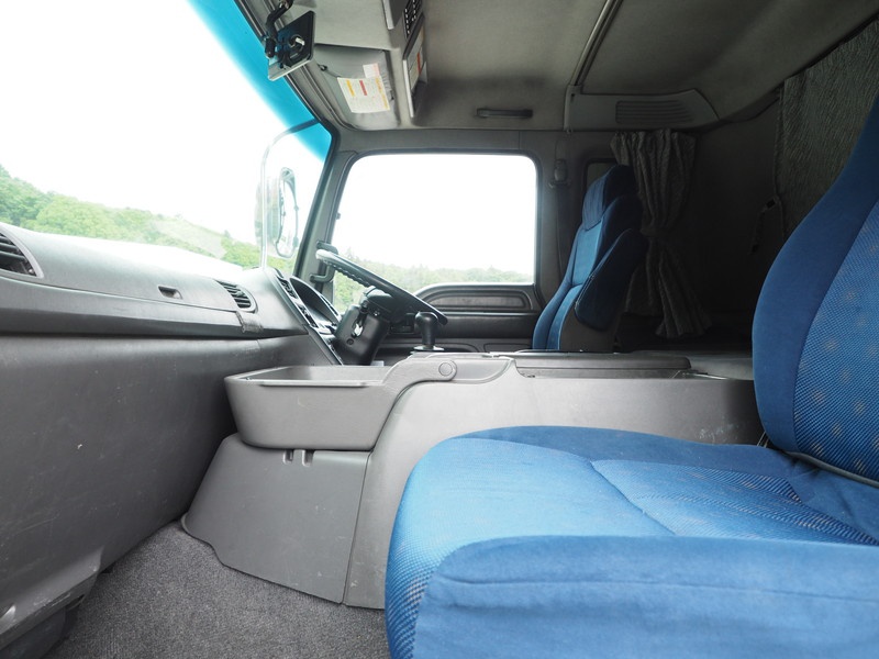 いすゞ ギガ ウイング車 大型 LKG-CYJ77A 年式 H23[写真36]