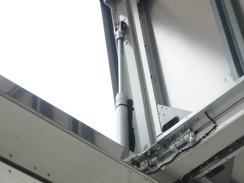 いすゞ ギガ ウイング車 大型 LKG-CYJ77A 年式 H23[写真18]