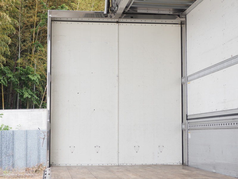 いすゞ ギガ ウイング車 大型 LKG-CYJ77A 年式 H23[写真15]