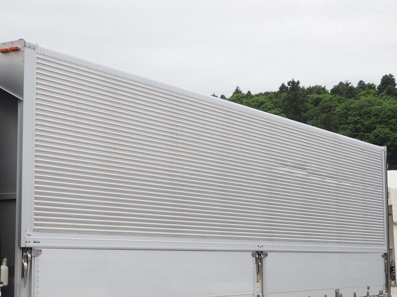 いすゞ ギガ ウイング車 大型 LKG-CYJ77A 年式 H23[写真20]