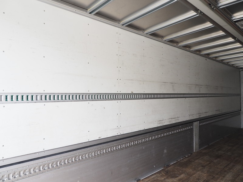 いすゞ ギガ ウイング車 大型 LKG-CYJ77A 年式 H23[写真30]