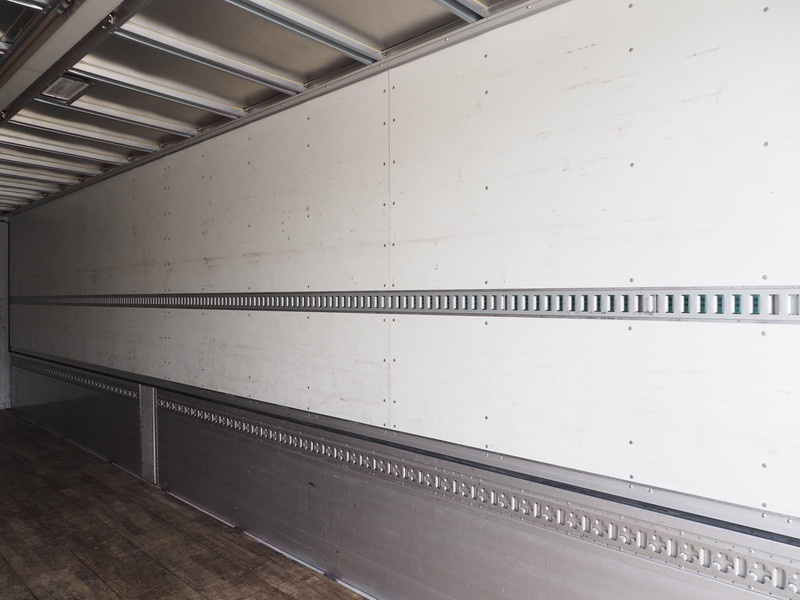 いすゞ ギガ ウイング車 大型 LKG-CYJ77A 年式 H23[写真31]