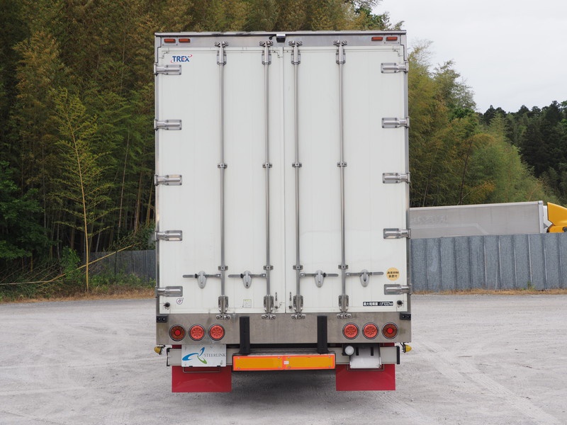 いすゞ ギガ ウイング車 大型 LKG-CYJ77A 年式 H23[写真06]