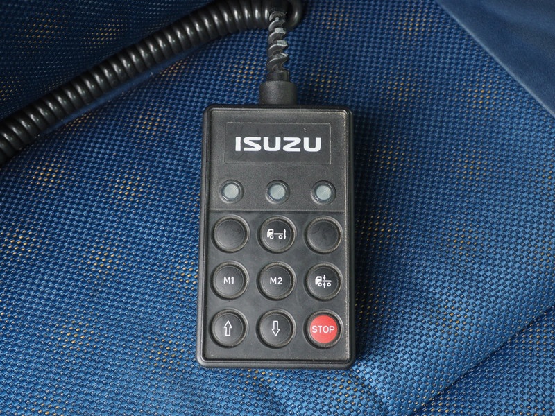 いすゞ ギガ ウイング車 大型 LKG-CYJ77A 年式 H23[写真37]