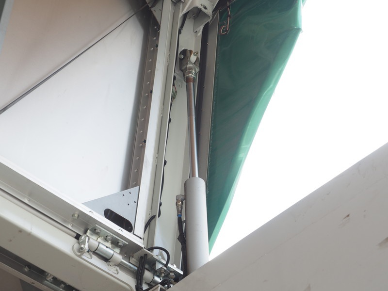 いすゞ ギガ ウイング車 大型 QKG-CYJ77A 年式 H25[写真17]