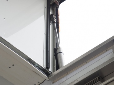 いすゞ ギガ 冷凍ウイング 大型 QKG-CYJ77A 年式 H25 [写真17]