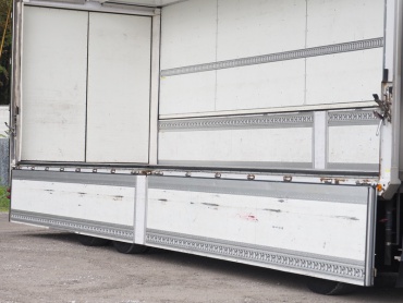 いすゞ ギガ 冷凍ウイング 大型 QKG-CYJ77A 年式 H25 [写真12]