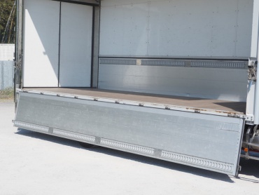 三菱ふそう ファイター 冷凍ウイング 中型 TKG-FK64F 年式 H25 [写真12]