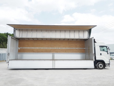 いすゞ ギガ ウイング車 大型 QKG-CYJ77B 年式 H28 [写真11]