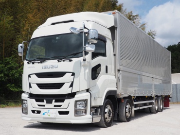 いすゞ ギガ ウイング車 大型 QKG-CYJ77B 年式 H28 [写真01]