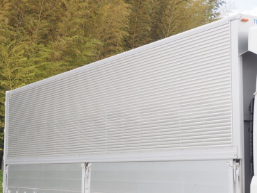 いすゞ ギガ ウイング車 大型 QKG-CYJ77B 年式 H28 [写真09]