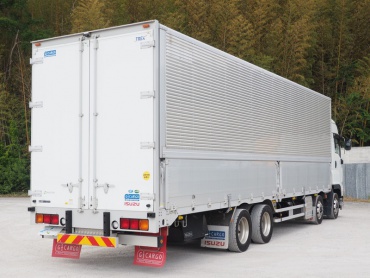 いすゞ ギガ ウイング車 大型 QKG-CYJ77B 年式 H28 [写真05]