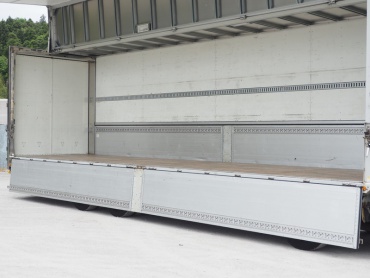 いすゞ ギガ ウイング車 大型 LKG-CYJ77A 年式 H23 [写真12]