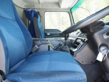 いすゞ ギガ ウイング車 大型 QKG-CYJ77A 年式 H25 [写真32]