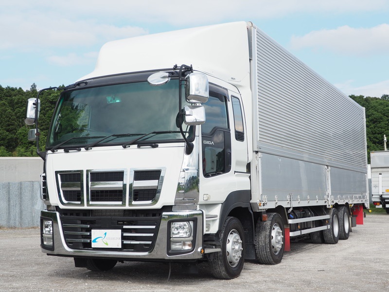 いすゞ ギガ ウイング車 大型 QKG-CYJ77A 年式 H25[写真01]