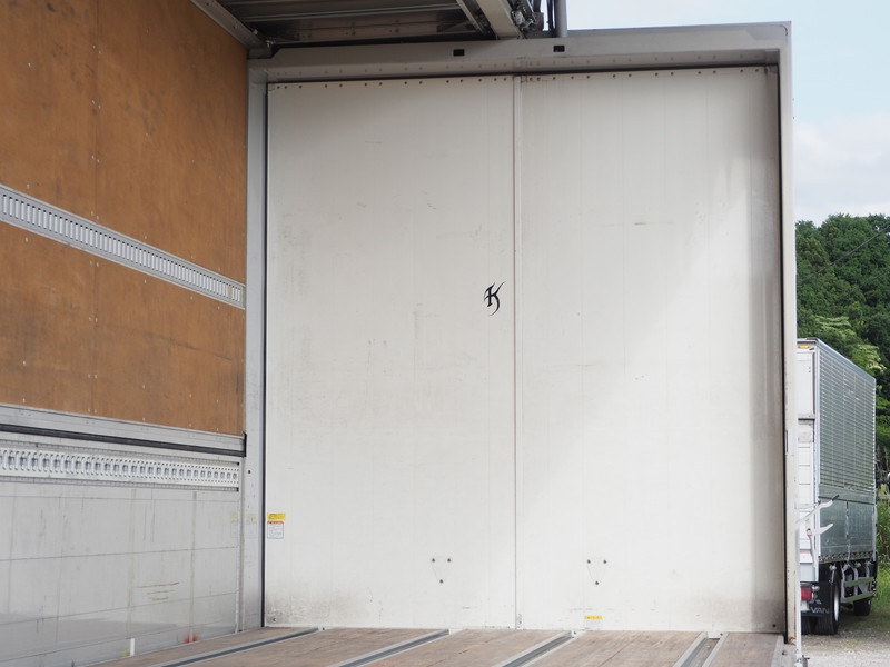 いすゞ ギガ ウイング車 大型 QKG-CYJ77A 年式 H25[写真16]