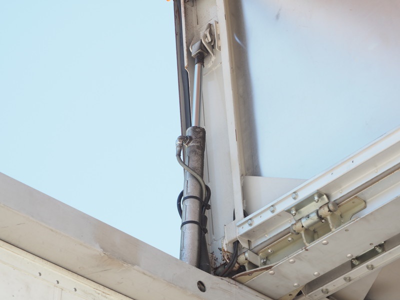 三菱ふそう ファイター ウイング車 中型 PDG-FK61F 年式 H20[写真18]