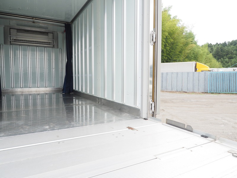 いすゞ エルフ 冷凍バン 小型 BDG-NPR85AN 年式 H21[写真22]