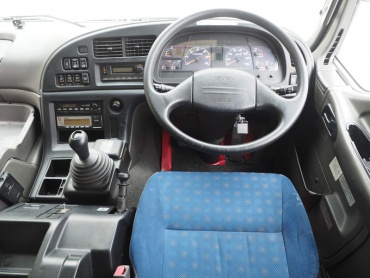 いすゞ ギガ 平ボディ 大型 QKG-CYJ77A 年式 H25[写真25]