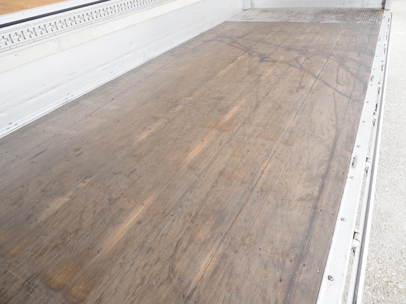 いすゞ フォワード ウイング車 中型 SKG-FRR90S2 年式 H23[写真13]