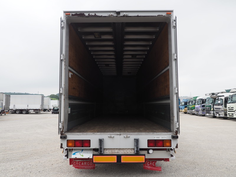 いすゞ ギガ ウイング車 大型 PDG-CYJ77W8 年式 H22[写真09]