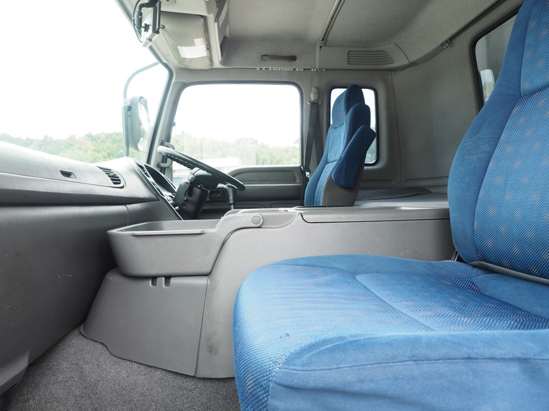 いすゞ ギガ ウイング車 大型 PDG-CYJ77W8 年式 H22[写真18]