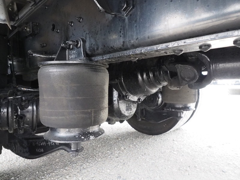 いすゞ ギガ ウイング車 大型 PDG-CYJ77W8 年式 H22[写真22]