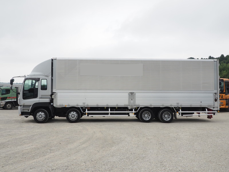 いすゞ ギガ ウイング車 大型 PDG-CYJ77W8 年式 H22[写真06]